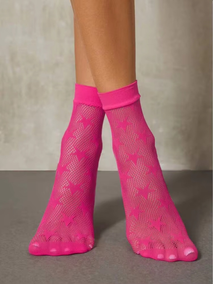 Women’s Pink Floral Net Ankle Socks – Stylish Sheer Patterned Socks