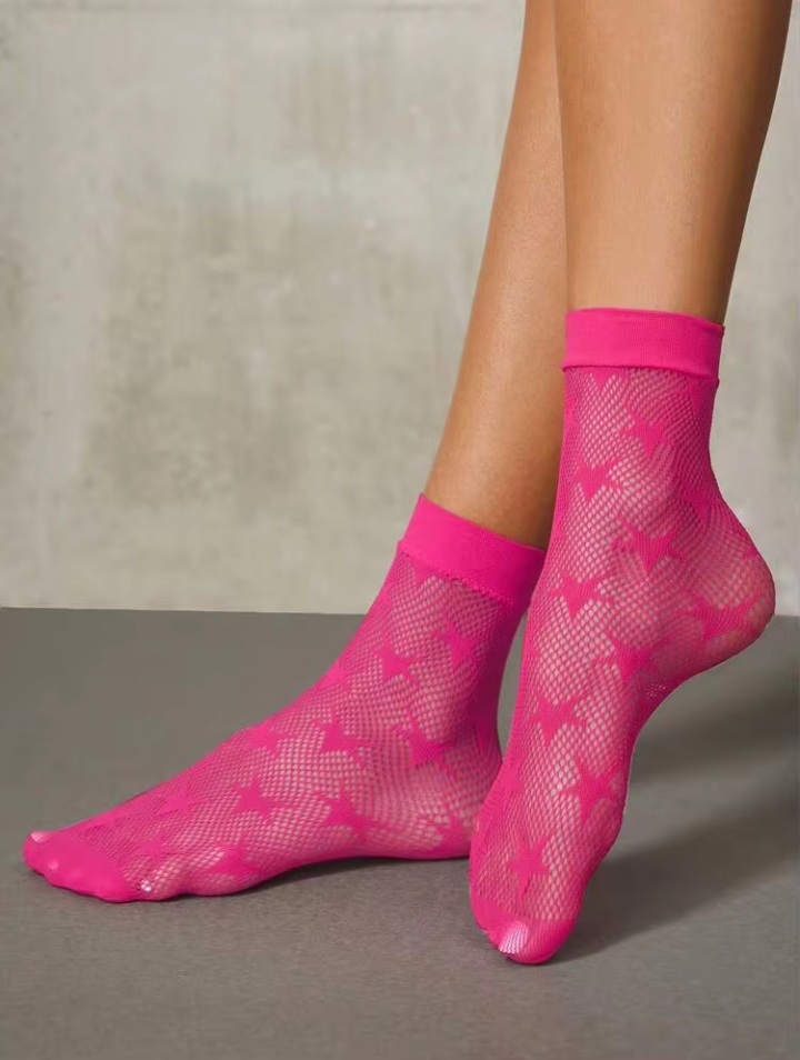 Women’s Pink Floral Net Ankle Socks – Stylish Sheer Patterned Socks