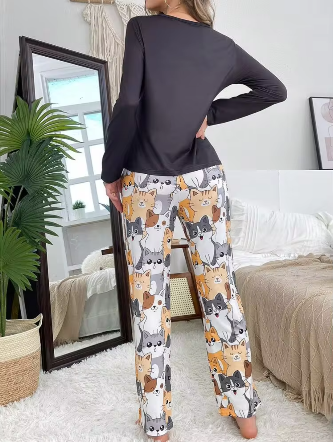 Women’s Cute Playful Cat Stack Printed Full-Sleeve Pajama Set - Black & White
