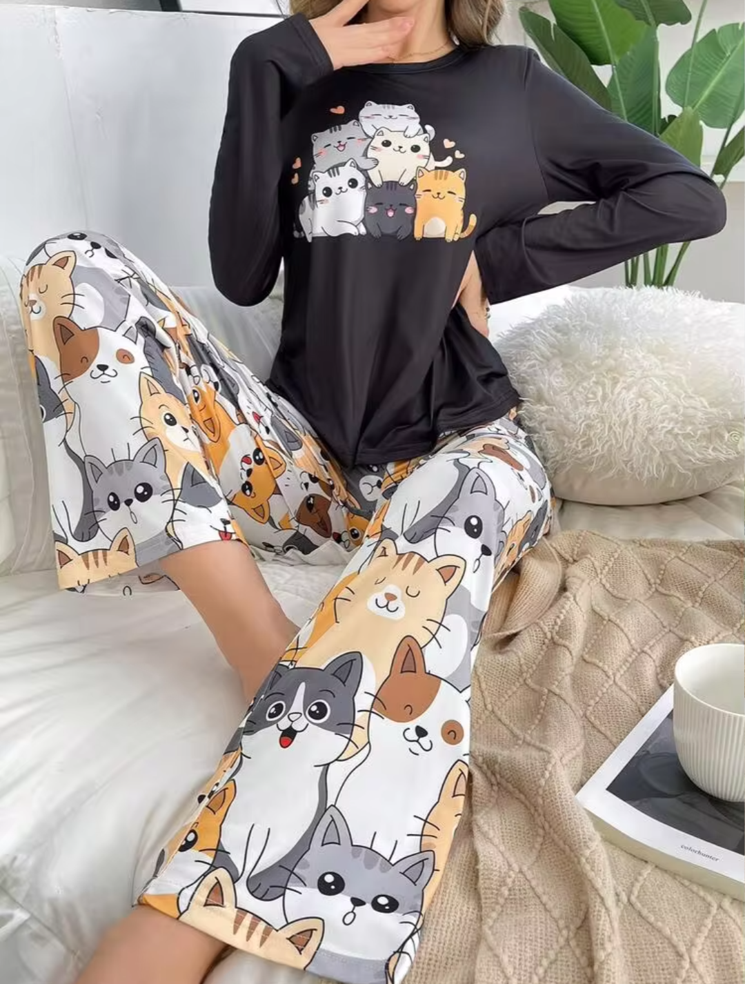 Women’s Cute Playful Cat Stack Printed Full-Sleeve Pajama Set - Black & White