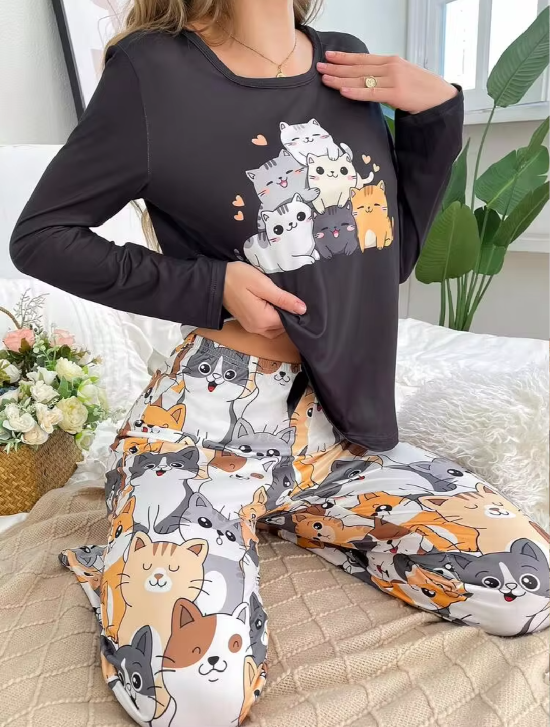 Women’s Cute Playful Cat Stack Printed Full-Sleeve Pajama Set - Black & White