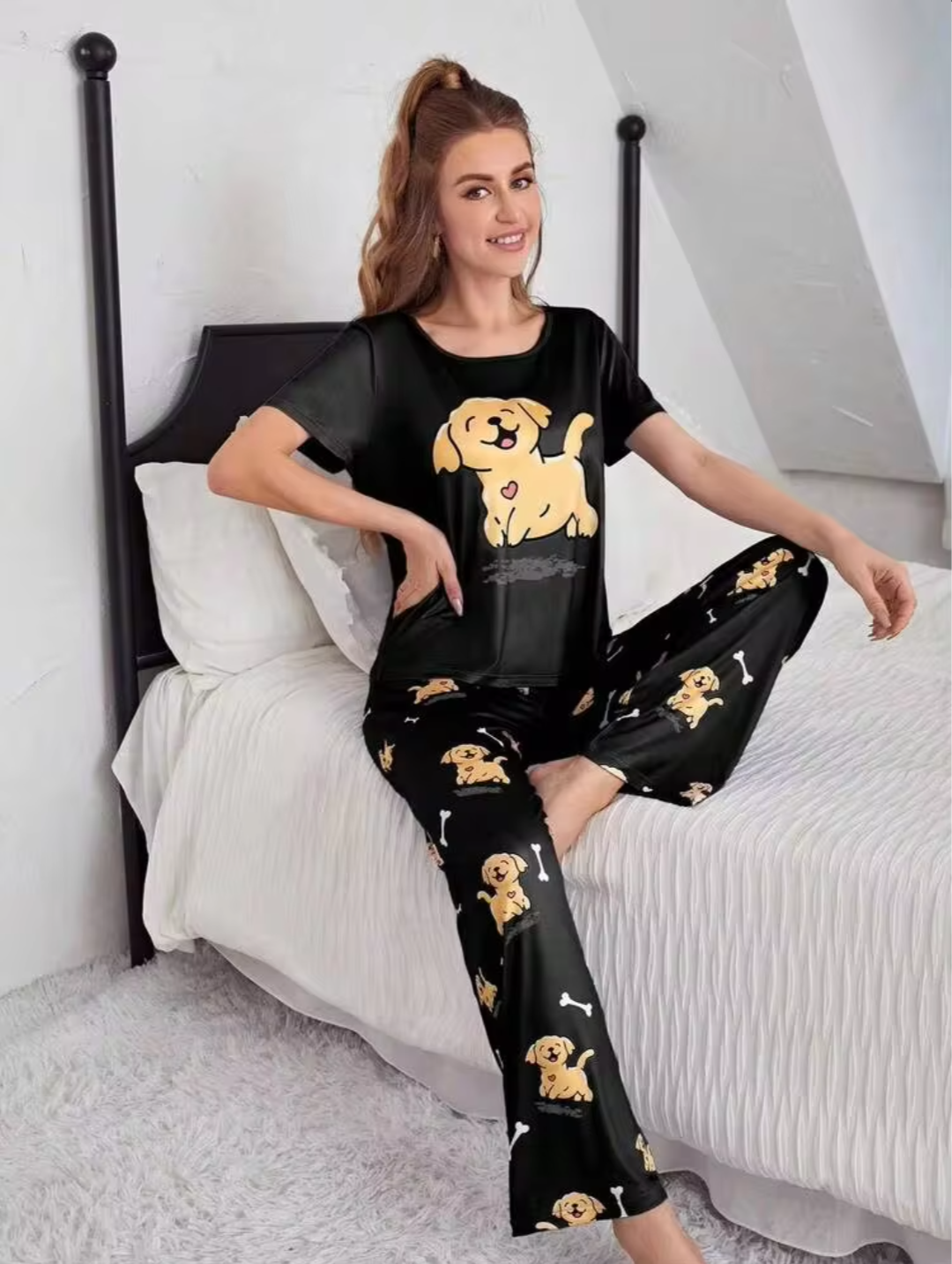 Women’s Cute Golden Puppy & Dog Bone Printed Short-Sleeve Pajama Set - Black