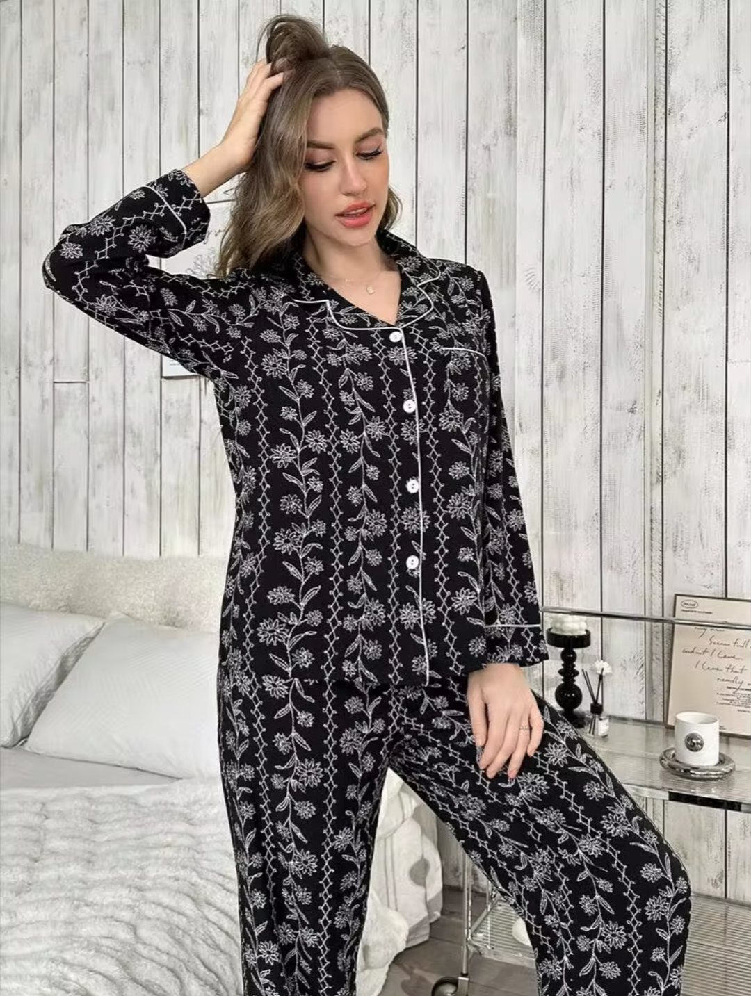Women’s Vintage Monochrome Floral Printed Notch Collar Pajama Set - Black