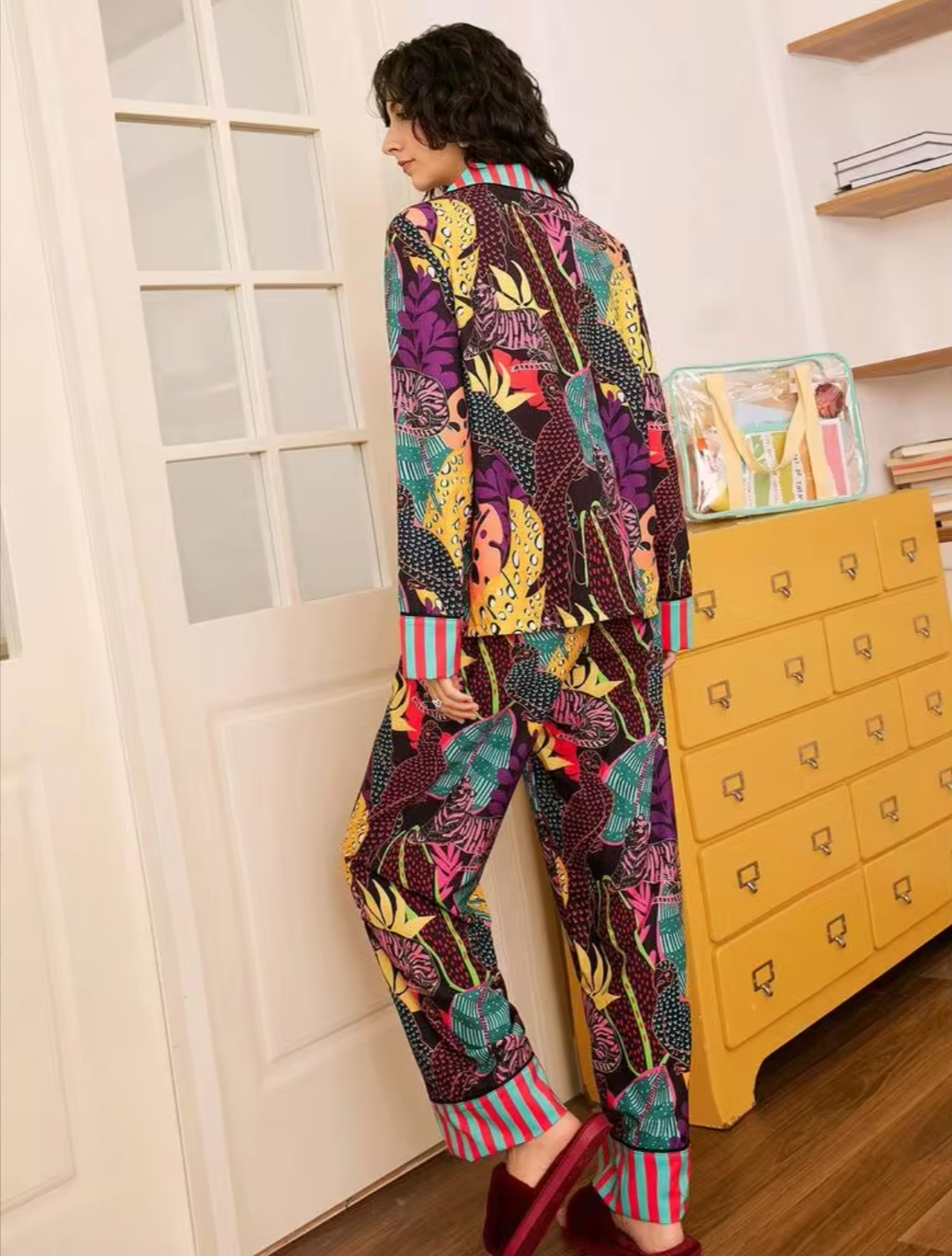 Women’s Vibrant Tropical Jungle Printed Notch Collar Pajama Set - Multicolor