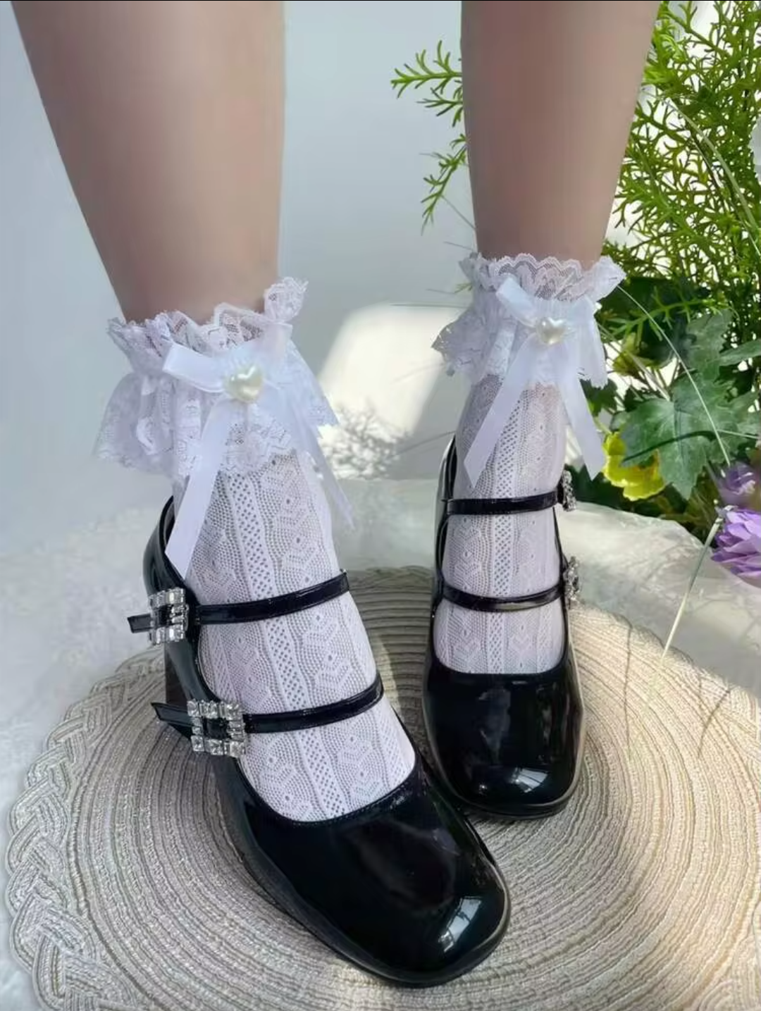 Women’s White Pearl & Bow Ruffle Lace Ankle Socks – Vintage Lolita Crew Socks