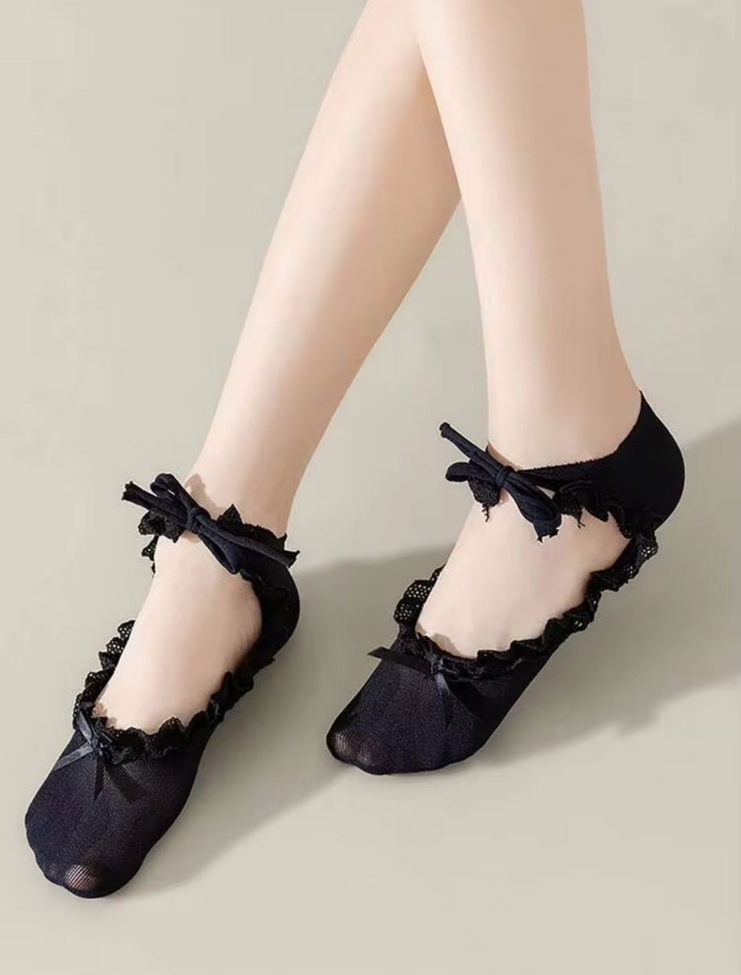 Women’s Black Lace Ankle-Strap No-Show Socks with Bow Accent – Elegant Low-Cut Ballet Style Socks