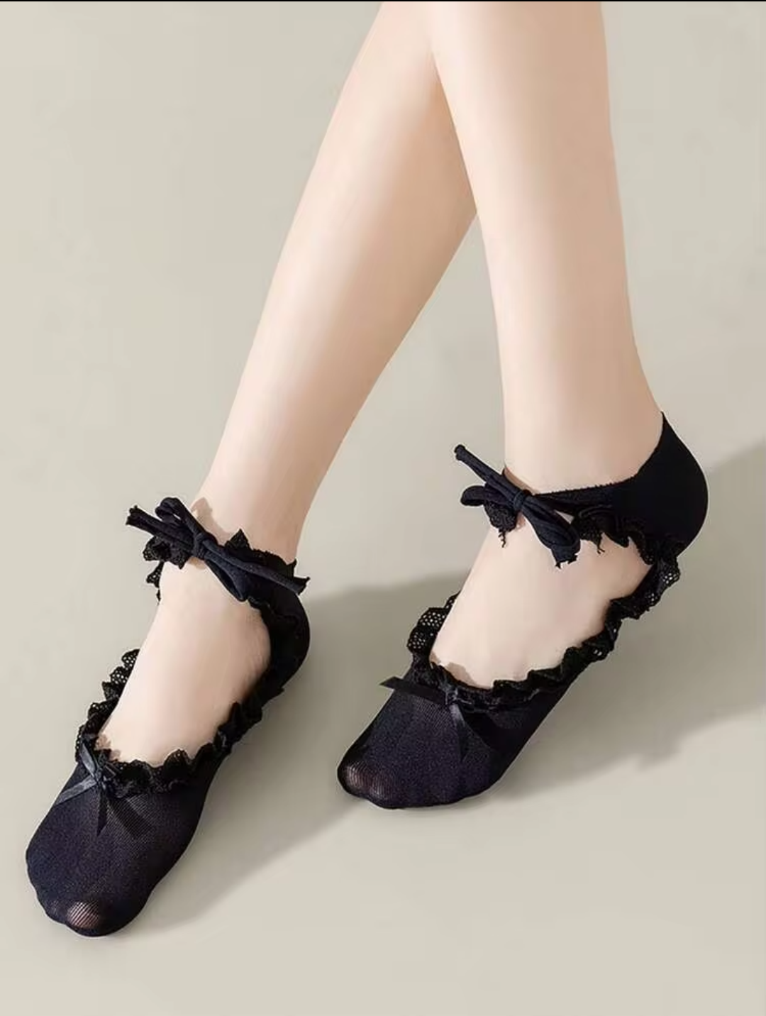 Women’s Black Lace Ankle-Strap No-Show Socks with Bow Accent – Elegant Low-Cut Ballet Style Socks
